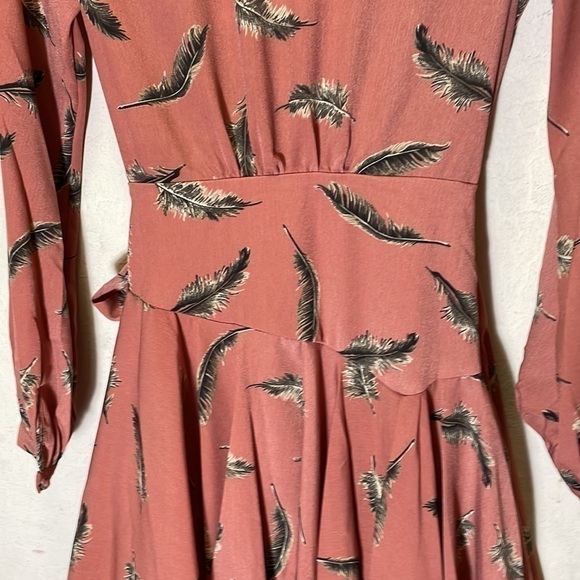 Lost+Wander Women’s Amber Hi Lo Midi Wrap Dress Feather Print Size Mediu… - Picture 7 of 13